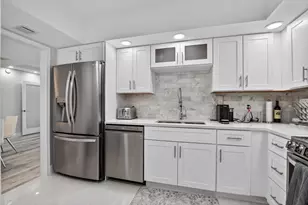 6815 Willow Wood Dr, Boca Raton, FL 33434 - Photo 12