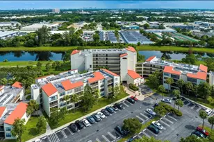 2314 S Cypress Bend Dr, Pompano Beach, FL 33069 - Photo 18