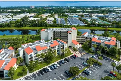 2314 S Cypress Bend Drive #Unit 313, Pompano Beach, FL 33069 - Photo 18