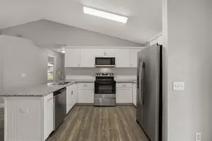 225 12th St SW, Vero Beach, FL 32962 - Photo 8