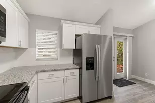 225 12th St SW, Vero Beach, FL 32962 - Photo 10