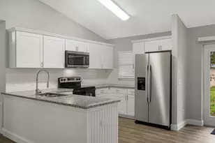 225 12th St SW, Vero Beach, FL 32962 - Photo 8