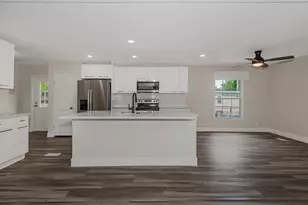13431 SW 9th Ct, Davie, FL 33325 - Photo 4