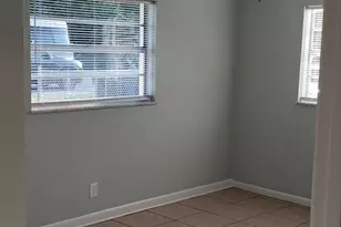 802 N Lake Dr, Fort Pierce, FL 34982 - Photo 6