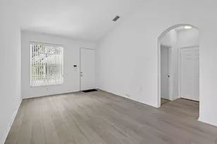 7915 NW 20th St, Pembroke Pines, FL 33024 - Photo 8