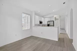 7915 NW 20th St, Pembroke Pines, FL 33024 - Photo 14