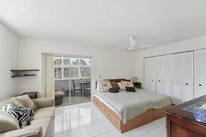 226 E Normandy #E, Delray Beach, FL 33484 - Photo 10