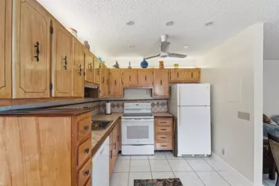 226 E Normandy #E, Delray Beach, FL 33484 - Photo 8