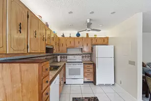 226 E Normandy, Delray Beach, FL 33484 - Photo 8
