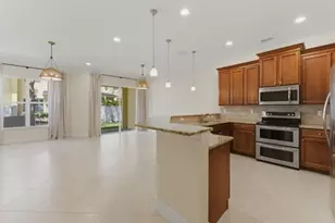 6109 NW Kendra Ln, Port Saint Lucie, FL 34983 - Photo 8