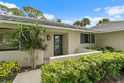 834 Club Drive, Palm Beach Gardens, FL 33418 - Photo 2