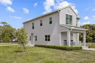 2565 SE Bonita St, Stuart, FL 34997 - Photo 2