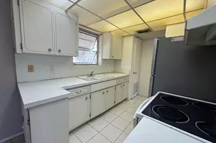 1710 McKinley St, Hollywood, FL 33020 - Photo 8