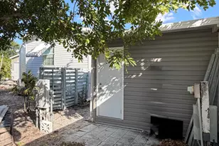 8717 SW 16th Pl, Davie, FL 33324 - Photo 18