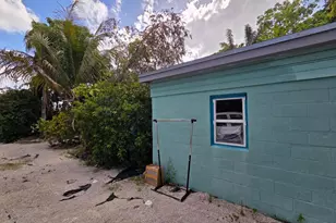 238 SW 1st St, Florida City, FL 33034 - Photo 2