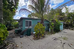 238 SW 1st St, Florida City, FL 33034 - Photo 4