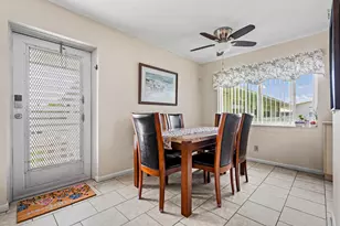 167 Cambridge G, West Palm Beach, FL 33417 - Photo 4