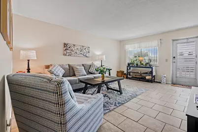 167 Cambridge G, West Palm Beach, FL 33417 - Photo 2