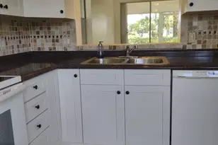 18081 SE Country Club Dr, Jupiter, FL 33469 - Photo 6
