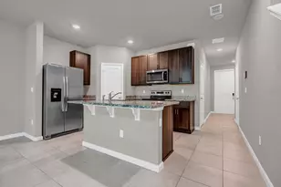 5659 Enclave Dr, Riviera Beach, FL 33407 - Photo 6