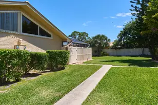 5532 Golden Eagle Cir, Palm Beach Gardens, FL 33418 - Photo 4