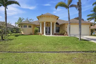 2199 SE Heathwood Cir, Port Saint Lucie, FL 34952 - Photo 2