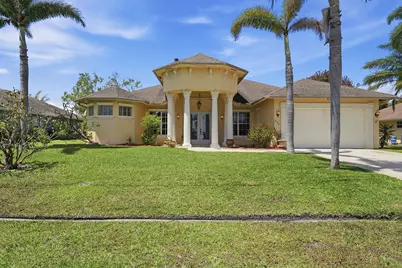 2199 SE Heathwood Circle, Port Saint Lucie, FL 34952 - Photo 2