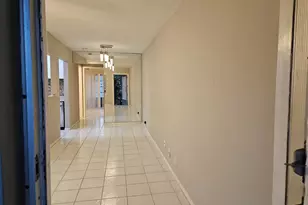 71 Easthampton, West Palm Beach, FL 33417 - Photo 2