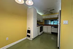 10641 W Clairmont Cir, Tamarac, FL 33321 - Photo 8