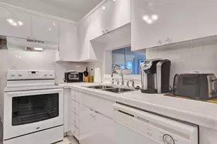 4706 NW 36th St, Lauderdale Lakes, FL 33319 - Photo 12