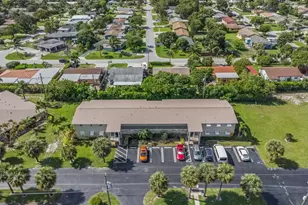 306 S Circle Dr S, Boynton Beach, FL 33435 - Photo 2
