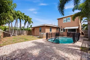 303 Cornell Dr, Lake Worth Beach, FL 33460 - Photo 2