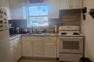2689 Dudley Dr W, West Palm Beach, FL 33415 - Photo 4