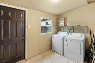4011 SW 28th St, West Park, FL 33023 - Photo 20
