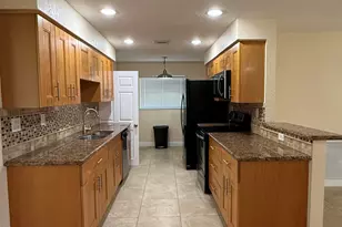 7302 NW 57th Ct, Tamarac, FL 33321 - Photo 2