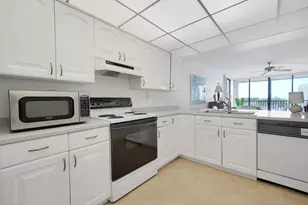 8 Royal Palm Way, Boca Raton, FL 33432 - Photo 10