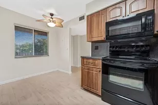 7286 Huntington Ln, Delray Beach, FL 33446 - Photo 4