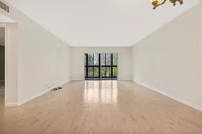 7286 Huntington Lane #405, Delray Beach, FL 33446 - Photo 10