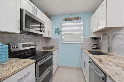 1177 S Drive Circle #B, Delray Beach, FL 33445 - Photo 10