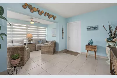 1177 S Drive Circle #B, Delray Beach, FL 33445 - Photo 2