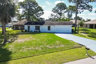 993 SW Cecil Ln, Port Saint Lucie, FL 34953 - Photo 2