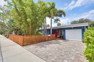721 N Lakeside Dr, Lake Worth Beach, FL 33460 - Photo 1