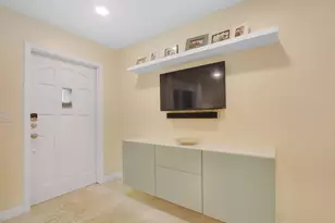 721 N Lakeside Dr, Lake Worth Beach, FL 33460 - Photo 8