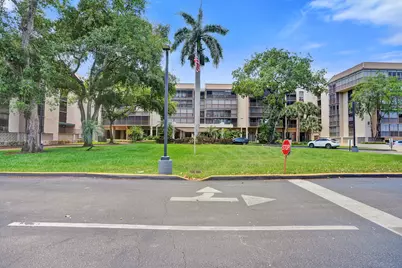 2800 N 46th Avenue #A302, Hollywood, FL 33021 - Photo 1