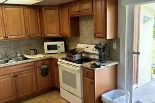 1675 E Breezy Ln, West Palm Beach, FL 33417 - Photo 40