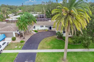 276 SW 7th Ave, Boca Raton, FL 33486 - Photo 2
