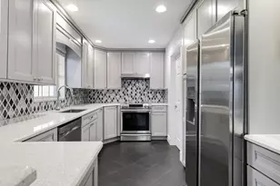 276 SW 7th Ave, Boca Raton, FL 33486 - Photo 16