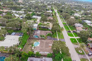 276 SW 7th Ave, Boca Raton, FL 33486 - Photo 6