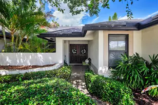 13739 Ishnala Cir, Wellington, FL 33414 - Photo 2