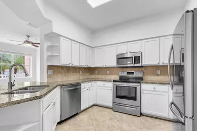 826 Dakota Drive #105, Jupiter, FL 33458 - Photo 12